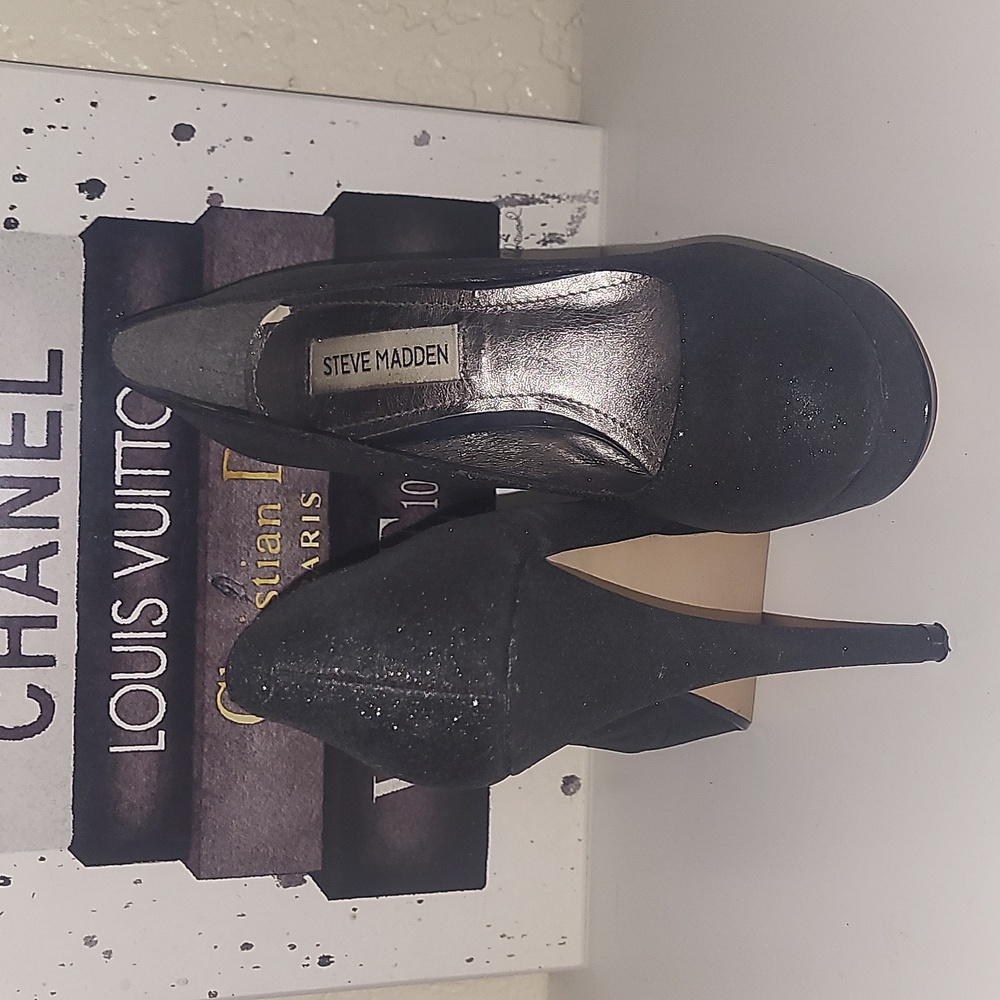 VTG Steve Madden "Blain" black glitter platform heels, size 7